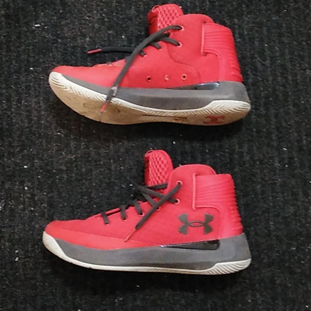 Under Armour Men's Beautiful Rare Bright Red